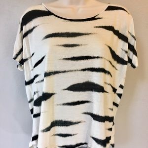 |Kensie| Short Sleeve Top